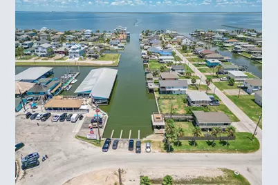 22502 Kennedy Drive, Galveston, TX 77554 - Photo 9