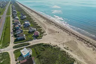 22502 Kennedy Dr, Galveston, TX 77554 - Photo 1