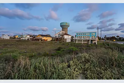 22502 Kennedy Drive, Galveston, TX 77554 - Photo 25