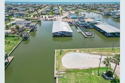 22502 Kennedy Drive, Galveston, TX 77554 - Photo 15