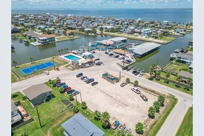 22502 Kennedy Drive, Galveston, TX 77554 - Photo 9