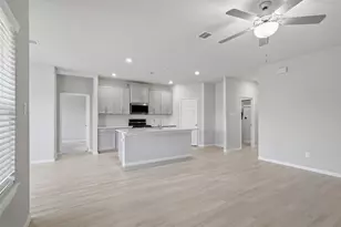 2304 W Winding Pines Dr, Tomball, TX 77375 - Photo 9
