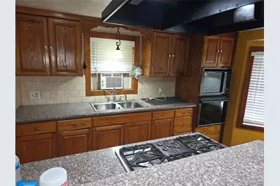 64 Honeycomb Street W, Blessing, TX 77419 - Photo 11