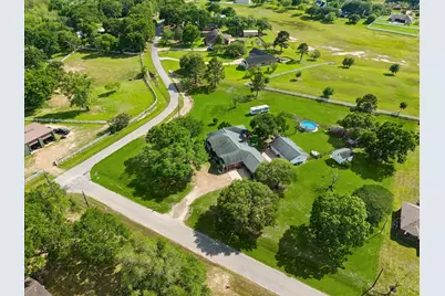428 Briar Creek Lane, Sealy, TX 77474 - Photo 3