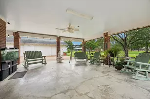 428 Briar Creek Ln, Sealy, TX 77474 - Photo 17