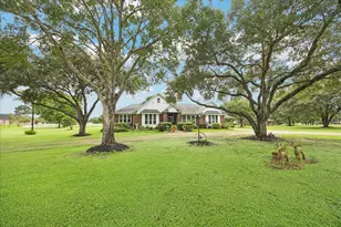 428 Briar Creek Ln, Sealy, TX 77474 - Photo 1