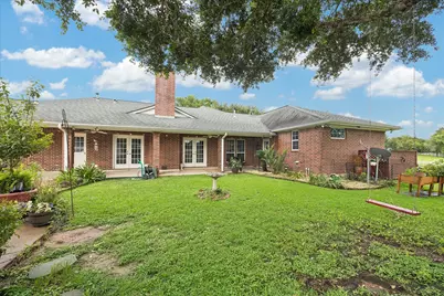 428 Briar Creek Lane, Sealy, TX 77474 - Photo 19