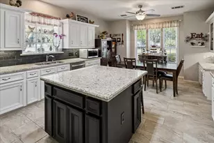 428 Briar Creek Ln, Sealy, TX 77474 - Photo 5