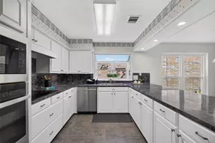 11911 Brook Meadows Ln, Meadows Place, TX 77477 - Photo 11