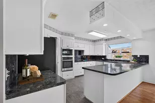 11911 Brook Meadows Ln, Meadows Place, TX 77477 - Photo 9