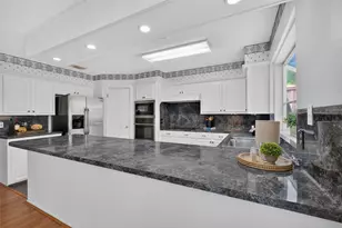 11911 Brook Meadows Ln, Meadows Place, TX 77477 - Photo 3