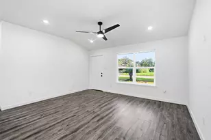 7447 Langley Rd, Houston, TX 77016 - Photo 9