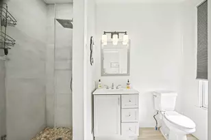 1912 37th St, Galveston, TX 77550 - Photo 11