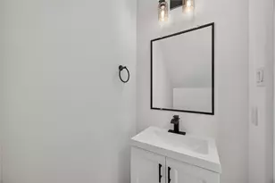 8208 Sterlingshire St, Houston, TX 77078 - Photo 9