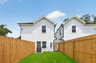 8208 Sterlingshire St, Houston, TX 77078 - Photo 17