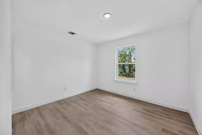 8208 Sterlingshire Street #B, Houston, TX 77078 - Photo 11