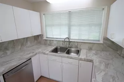 5235 Beechnut Street, Houston, TX 77096 - Photo 9
