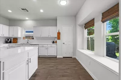 514 Welford Lane, Highlands, TX 77562 - Photo 15