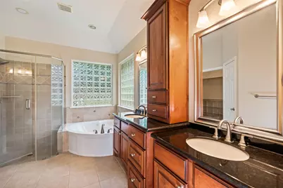 10 Dove Trace Circle, The Woodlands, TX 77382 - Photo 13