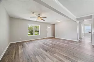 210 Laurel St, Lake Jackson, TX 77566 - Photo 3