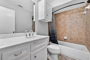 11511 Main Pine Dr, Houston, TX 77025 - Photo 29