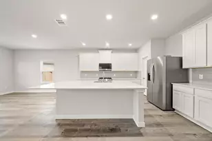 8104 Ocean Jasper Ln, Texas City, TX 77591 - Photo 5