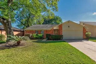 15802 Mill Point Dr, Houston, TX 77059 - Photo 1
