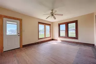 820 W Fairwinds St, Hallettsville, TX 77964 - Photo 5