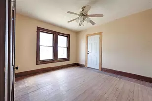 820 W Fairwinds St, Hallettsville, TX 77964 - Photo 13