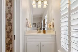 24 Hackberry Ln, Houston, TX 77027 - Photo 23