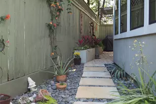 24 Hackberry Ln, Houston, TX 77027 - Photo 29