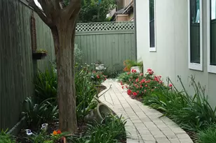 24 Hackberry Ln, Houston, TX 77027 - Photo 33