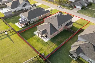 415 Green Meadows Dr, West Columbia, TX 77486 - Photo 19