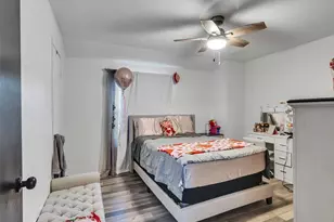 925 N Amy Dr, Deer Park, TX 77536 - Photo 15