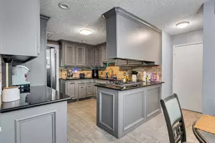 925 N Amy Dr, Deer Park, TX 77536 - Photo 11