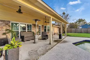 925 N Amy Dr, Deer Park, TX 77536 - Photo 23