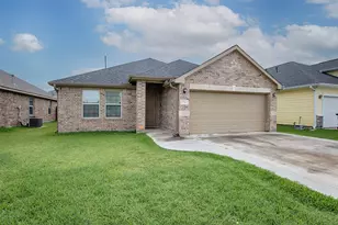526 N 2nd St, La Porte, TX 77571 - Photo 1
