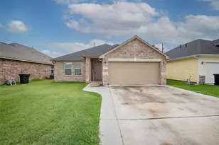 526 N 2nd St, La Porte, TX 77571 - Photo 1