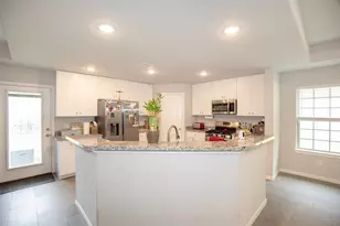 526 N 2nd St, La Porte, TX 77571 - Photo 9