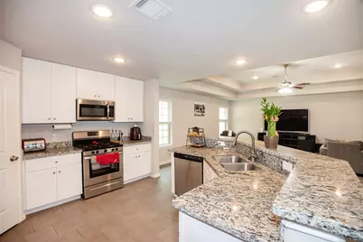 526 N 2nd Street, La Porte, TX 77571 - Photo 11