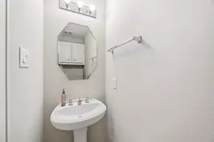 3635 Main Plaza Dr, Houston, TX 77025 - Photo 23