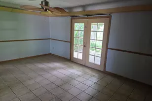 1133 25th Ave N, Texas City, TX 77590 - Photo 5