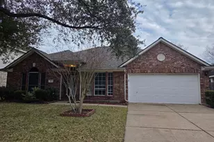 1027 S Wellsford Dr, Pearland, TX 77584 - Photo 1