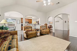 195 Midtown Park Dr, Alvin, TX 77511 - Photo 15