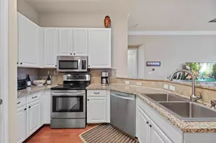 2400 McCue Rd, Houston, TX 77056 - Photo 7