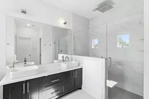 212 Pheasant St, Houston, TX 77018 - Photo 11