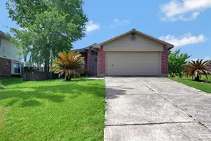 855 Lake View Dr, Montgomery, TX 77356 - Photo 1