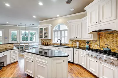 2925 Nottingham Street, West University Place, TX 77005 - Photo 15