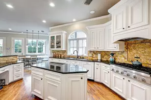 2925 Nottingham St, West University Place, TX 77005 - Photo 17