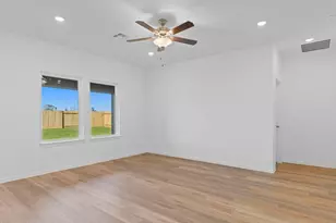9123 Serene Hvn Dr, Iowa Colony, TX 77583 - Photo 11
